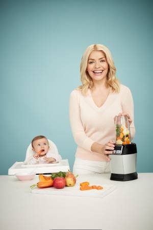 Truly Scrumptious Baby: My Complete Feeding and Weaning Plan for 6 Months and Beyond by Holly Willoughby