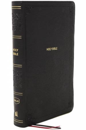 NKJV End-of-verse Reference Bible, Personal Size Large Print, Red Letter Edition, Comfort Print: Holy Bible (Black) by Thomas Nelson