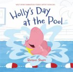 Hollys Day At The Pool