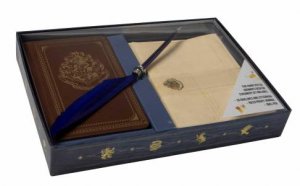 Harry Potter: Hogwarts School Of Witchcraft Aand Wizardry Desktop Stationery Set (With Pen) by Various