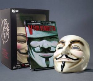 V For Vendetta Book & Mask Set by Alan Moore