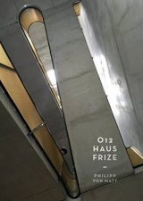 O12 Haus Frize